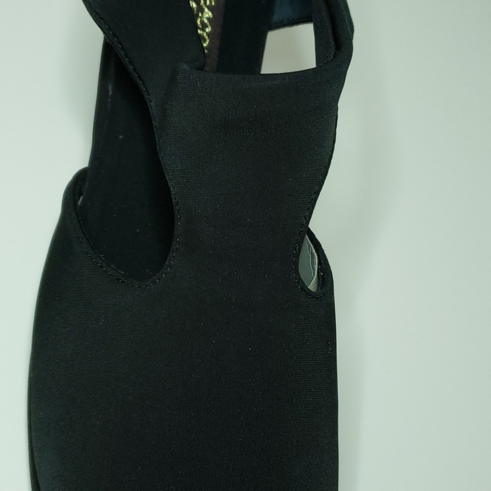 Shoes - Picture 5 of 6